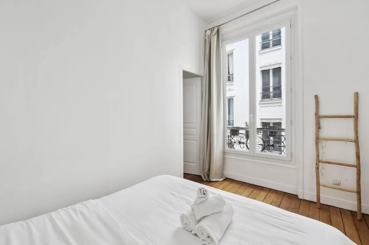 Saint-Martin & Marais - City Apartment Paris