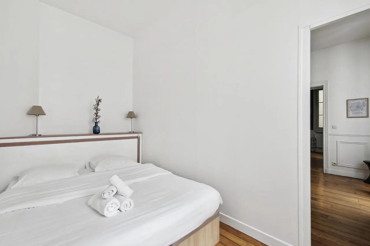 Saint-Martin & Marais - City Apartment Paris